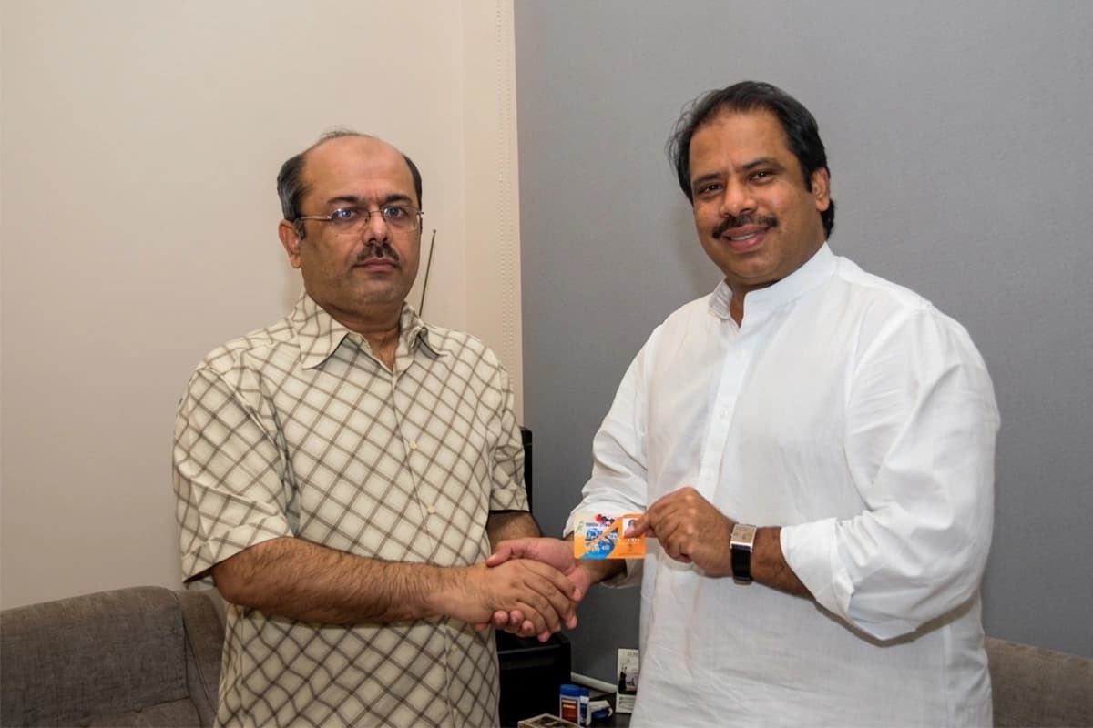 Abdul Wahab with Jahangir Khan