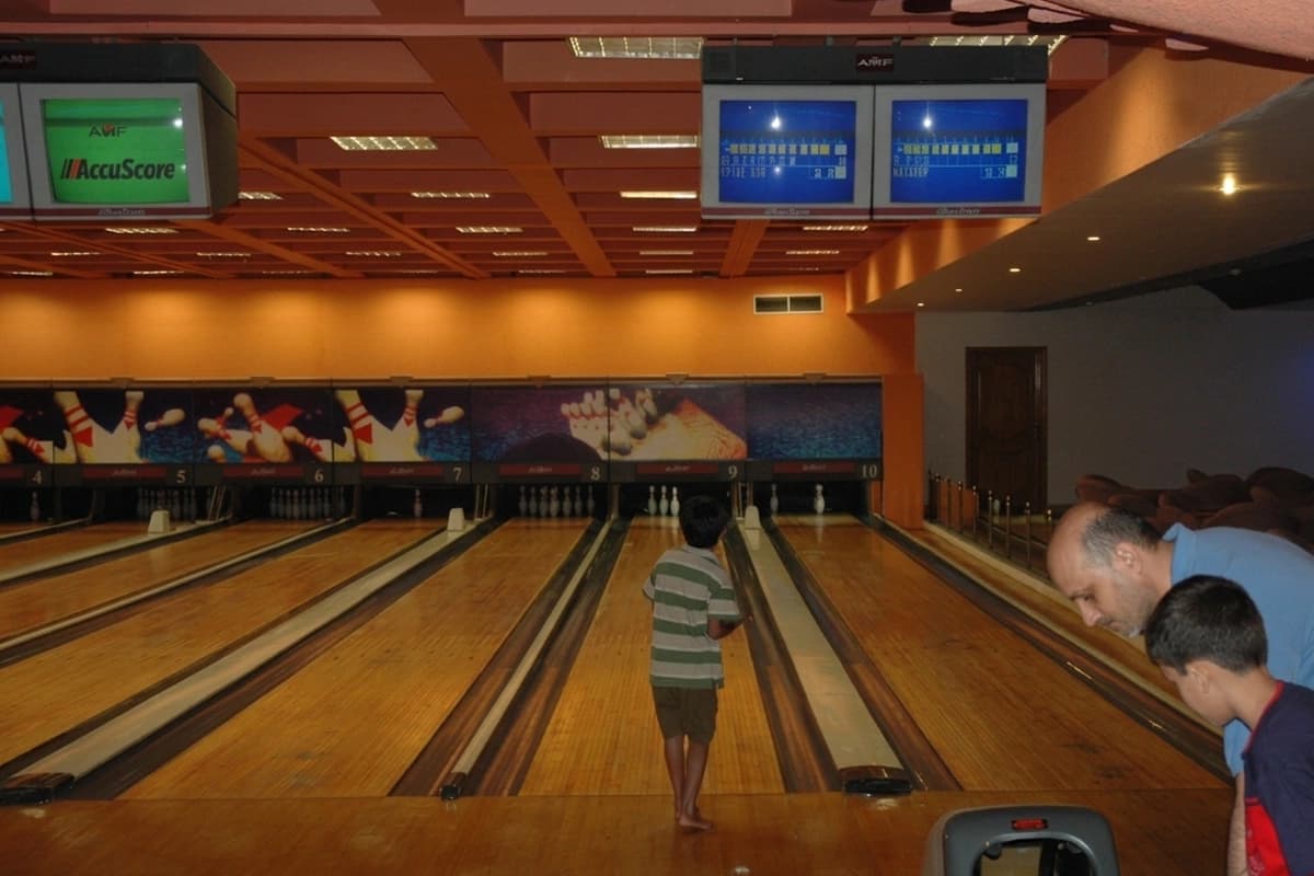 Bowling alley gameplay