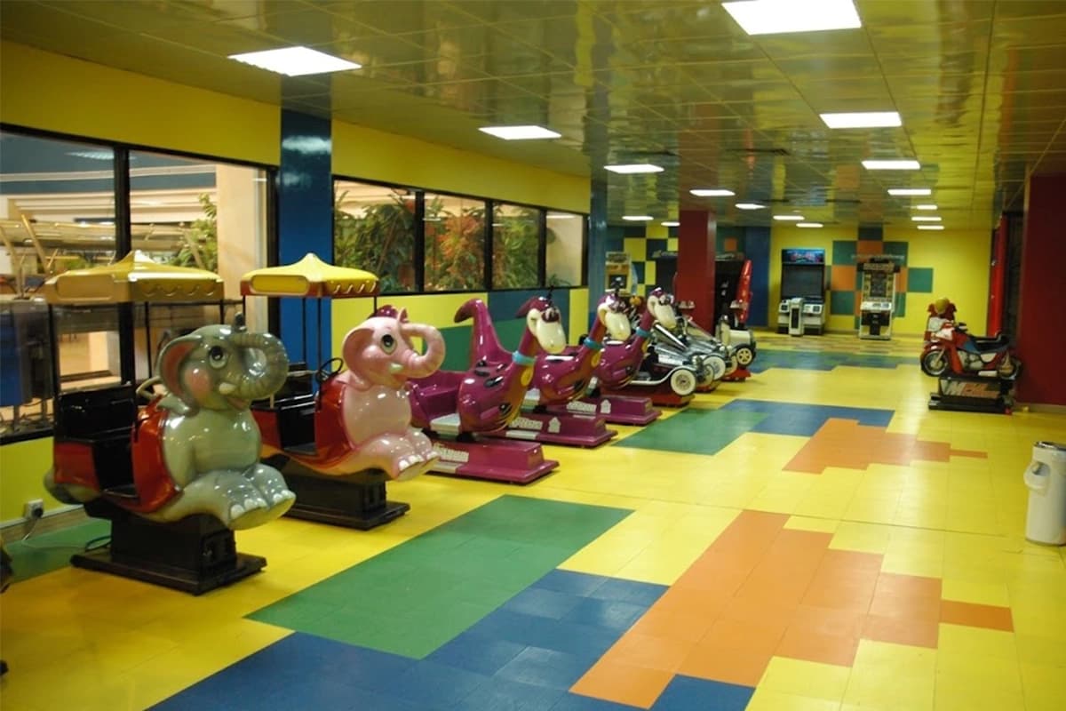 Game arcade rides