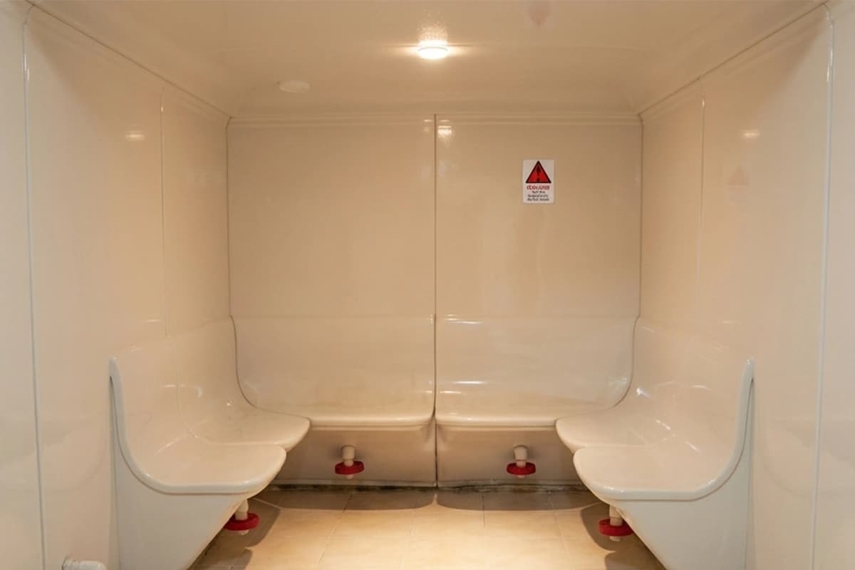 Sauna jacuzzi steam room